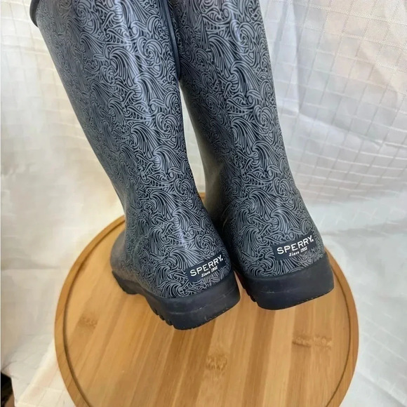 Sperry Women's Walker Wind Rain Boots women’s size 7 Gray Slip On boots - Picture 3 of 5